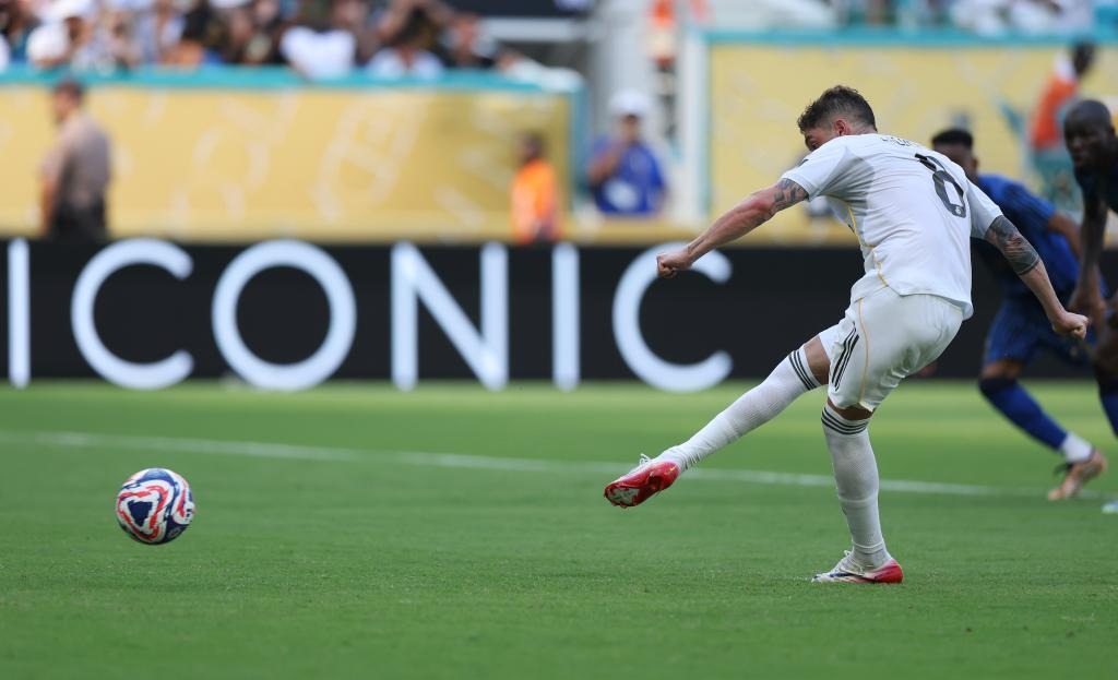 法比奥不该金靴！水分大，中超规则有瑕疵，4项数据，瓦卡才是金靴